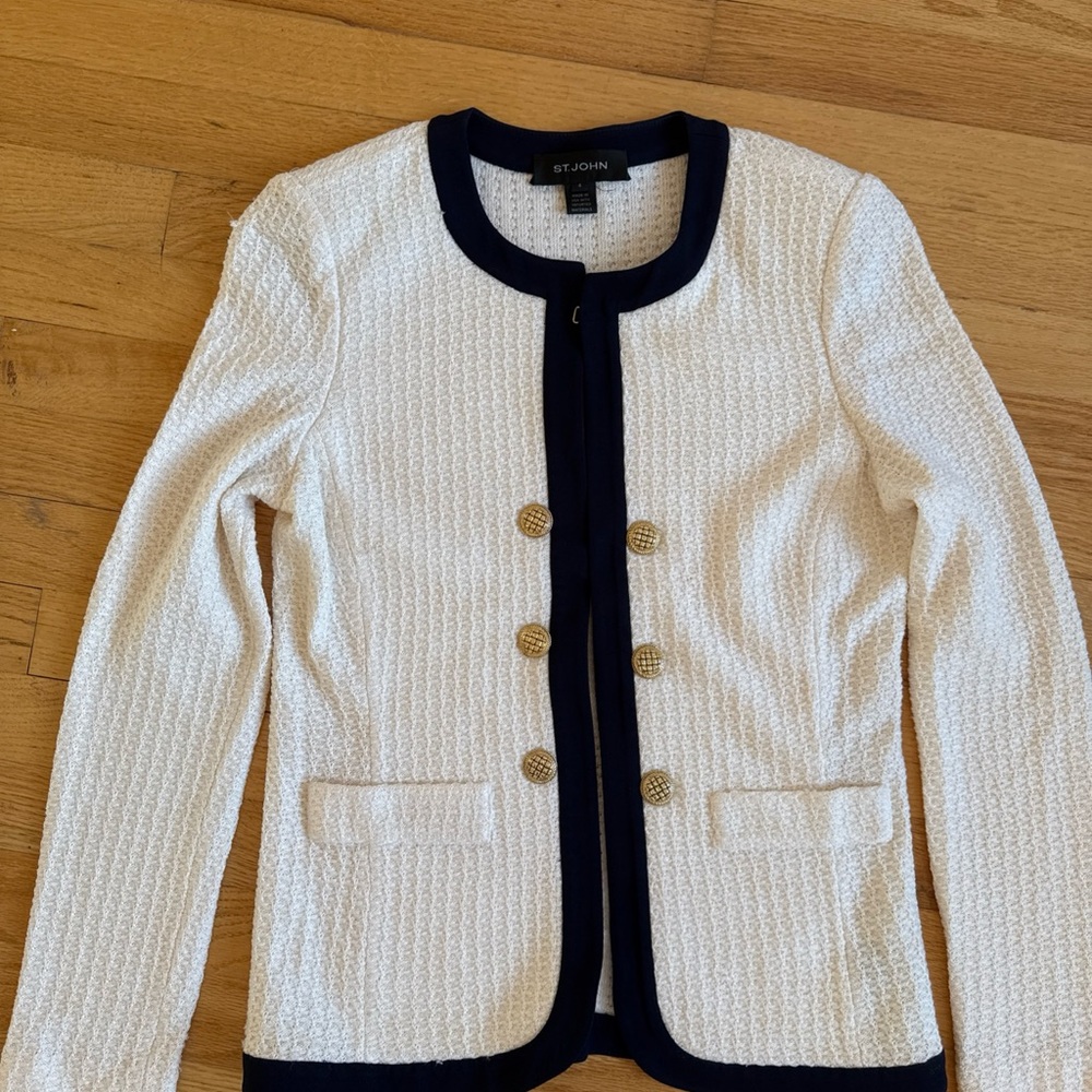 St. John off white w navy blue trim jacket/blazer Sz. 4